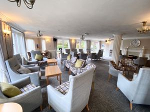 Resident Lounge- click for photo gallery